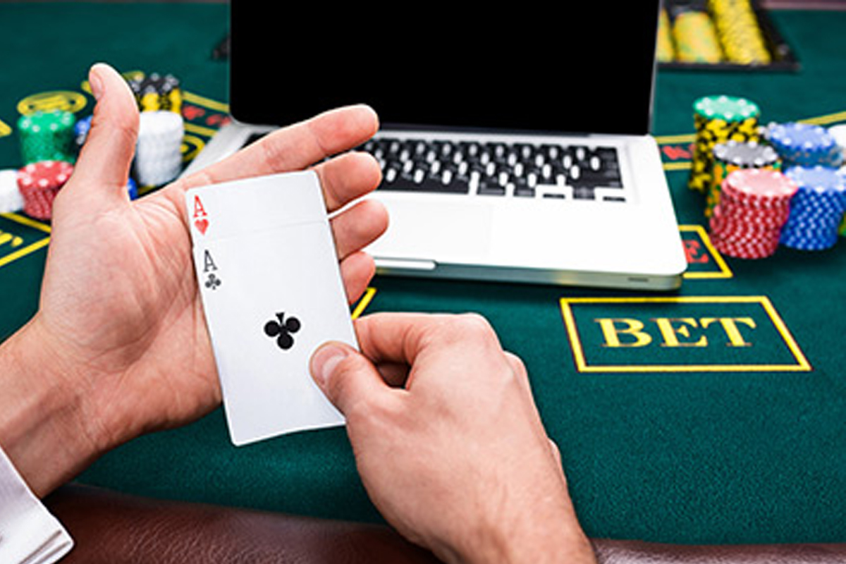 What Is play poker online and How Does It Work?